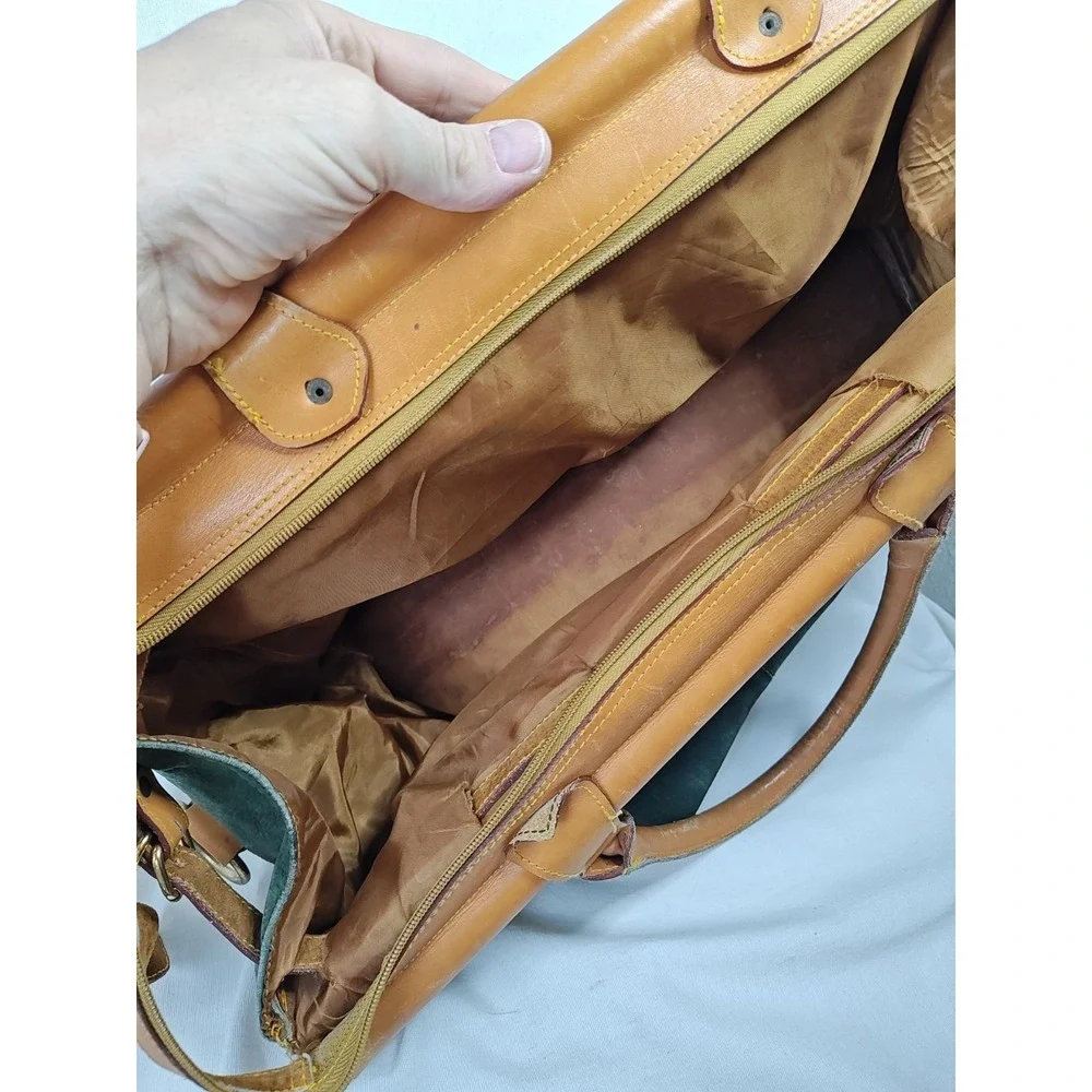 Vintage NAPOLI Finest Leather Duffel Bag Two Tone Green Tan Carry On Weekender